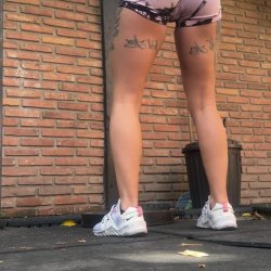 Glutes day but could you help me getting my clothes off