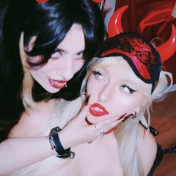 Two little devils and one curious sinner…