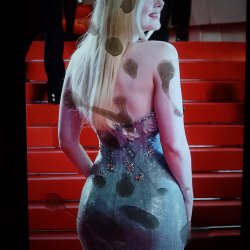 Elle Fanning.