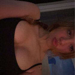 Just a freaky teen girl <3