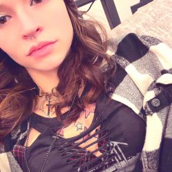 Just a freaky girl who loves games <3