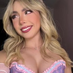 Karen torres puta zorra que es, maldita chupa verga traga leche, quiero darle toda la noche 🤤