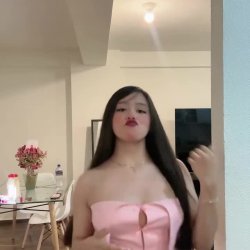 Debería subir más de la puta hermosa de Vanerd? Sus labios hechos para chupar vergas 😍😍😍