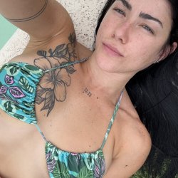 I need someone to oil up my body