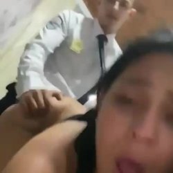 Le da en 4 antes de irse a trabajar