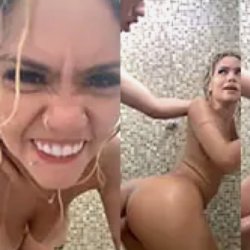 fazendo careta e tomando pau na buceta