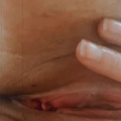 Spread lips