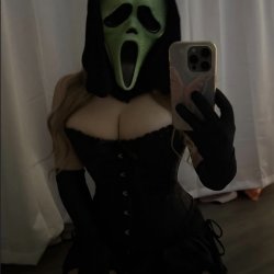 Slutty halloween bop