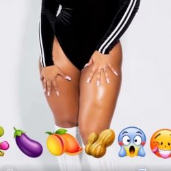 love sommer and her meaty sweaty thighs and shoulders