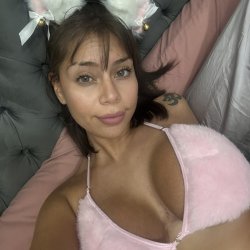 Slutty Latina looks good on me