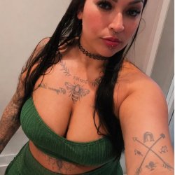 Tatuada bbw morena