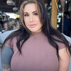 Request.. Thick Gorgeous Milf.. <> Instagram Influencer.. <> Loves taking young Big D🍆 & Squirts💦
