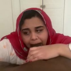 indian milf giving blowjob😵‍💫