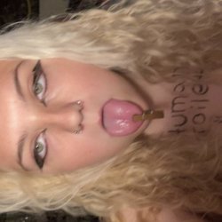 Piss loving slut Rubyredxcx