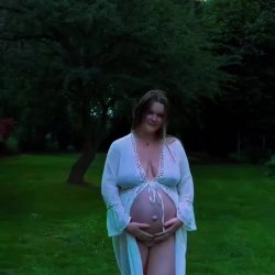 My pregnant pussy is ready for you Darling