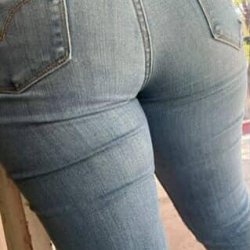Hola bebe mándame foto de tu pene y te lo califico y te enseño mi culo enorme sabroso.