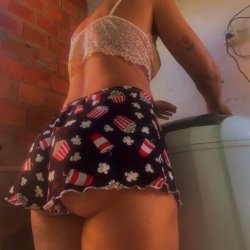 Esposinha se exibindo