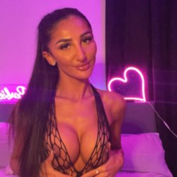 Come here and enjoy fucking my sexy body
