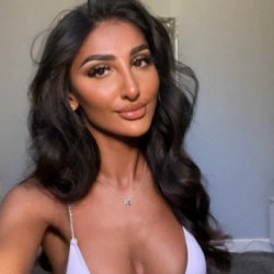 Wanna see my creamy holes?