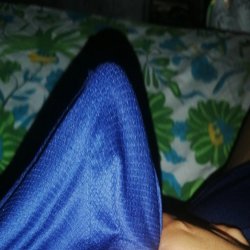 ¿Alguna para mandarnos fotos al priv?, tengo la verga muy dura 😜