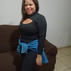 Putinha gravou uma siririca e me enviou sem o corno saber.