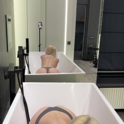 .young eu legal teen *plays* with herself leaked