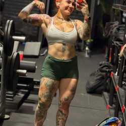 Tiny Muscle Mommy 571