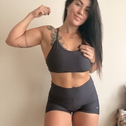 Wanna hit the gym together Honey