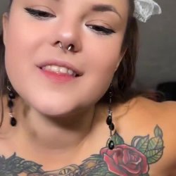 Stunning Betty Bong Leaks 18+