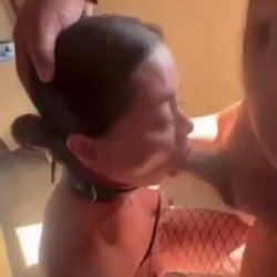 Cornudo exhibe a putita mamando verga