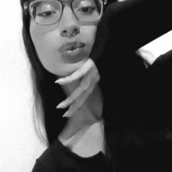 Travesti comendo o cuzinho da novinha trans no meio da rua _YwCciqej