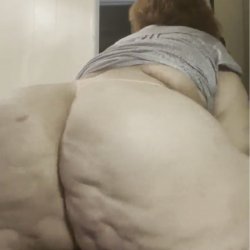 yall hitting this? this might be too much ass for me 🤷‍♂️ -HUMONGOUS GILF LATIN BOOTY!