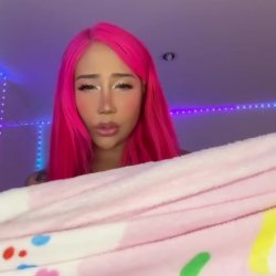 🔞 Pink hair slut teasing her tight pussy naked under blanket big tits 🫦💦 See my OF