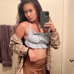 Show me in the mirror how you fuck this girl's brains out