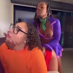 Ebony cosplayers Daphne and Velma fucking