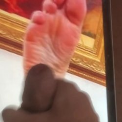 Feet Cum Tribute (request)(Dm your requests)