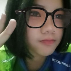 เพื่อนผมมันเงี้ยนแตกใสหน้ามันหน่อย