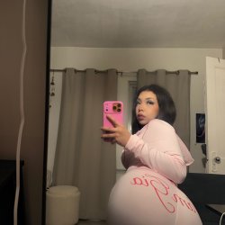 slutty latina spreads her fat pussy