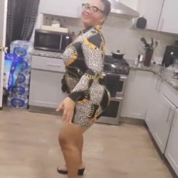 Auntie feelin it in the kitchen