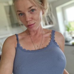 Big Boobs und Fruchtbar