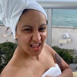 Milf mom loves facial ai
