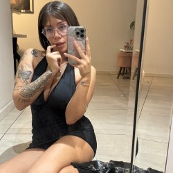 Would you let a  Latina slut ride your face