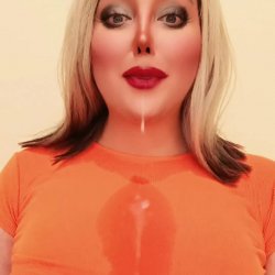 Cum slut with big titties 🤤