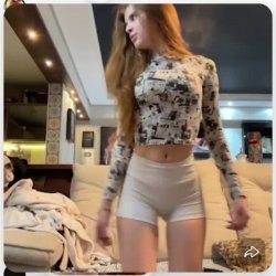 Modelo Julinha novinha tesuda.