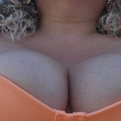 Para hecharle la leche