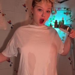 🔞 stunning tongue pussy squirting milf naked small nipples