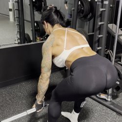 Do muscular girls look good from behind Honey