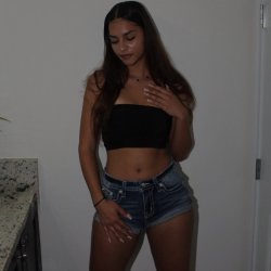 Novinha morena vazada no boquete amador puta magrinha! caiu na net namorada casada novos videos