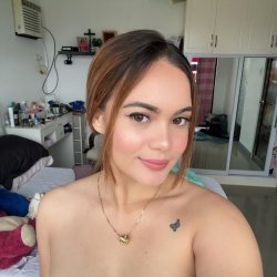 pinay gym girl showing off her body