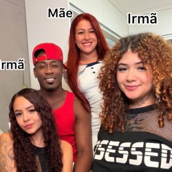Jefão dotado com mãe e irmãs